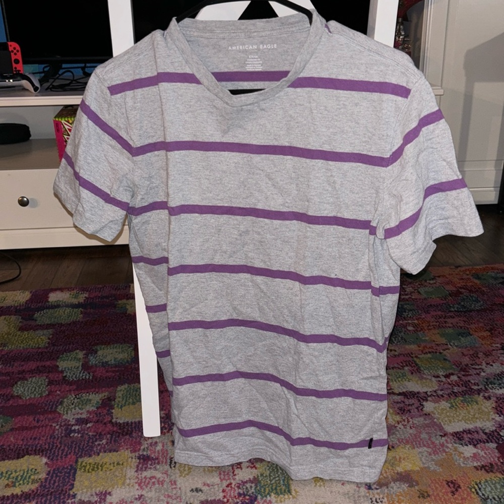 American Eagle Gray and Purple Striped Tee Size Small